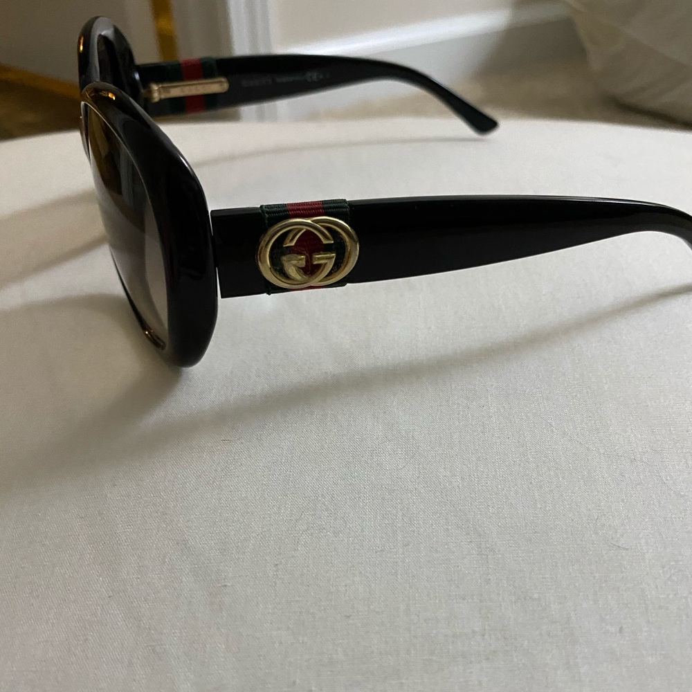 Gucci sunglasses EUC